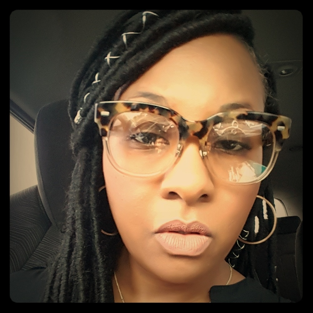 Meet your Posher, Naysha